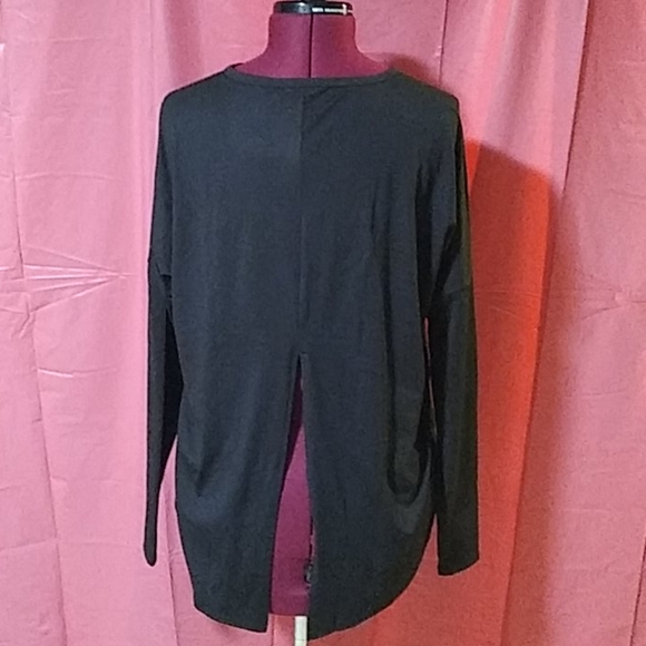 Wander split back top - Picture 2 of 2